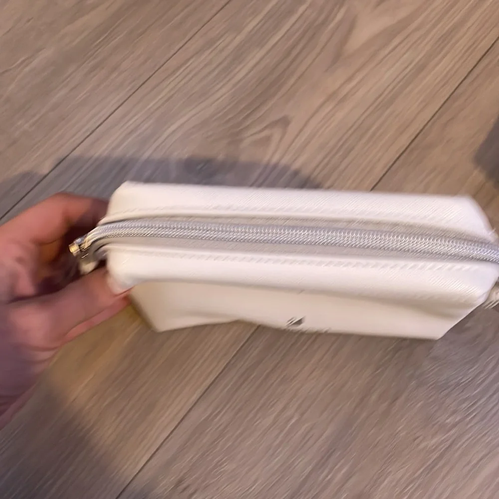 Swarovski white make up bag -LAST ONE - Picture 3 of 5